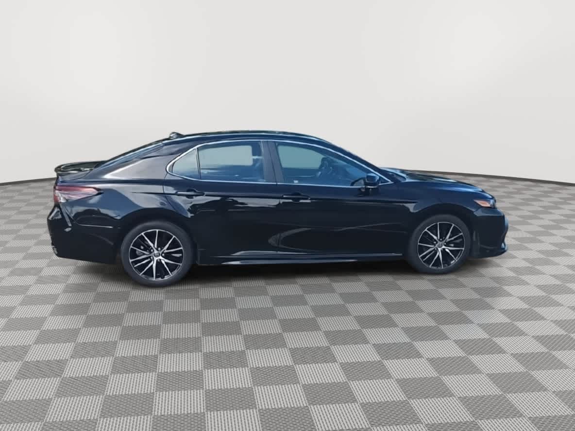 Thumbnail: 2022 Toyota Camry - 9