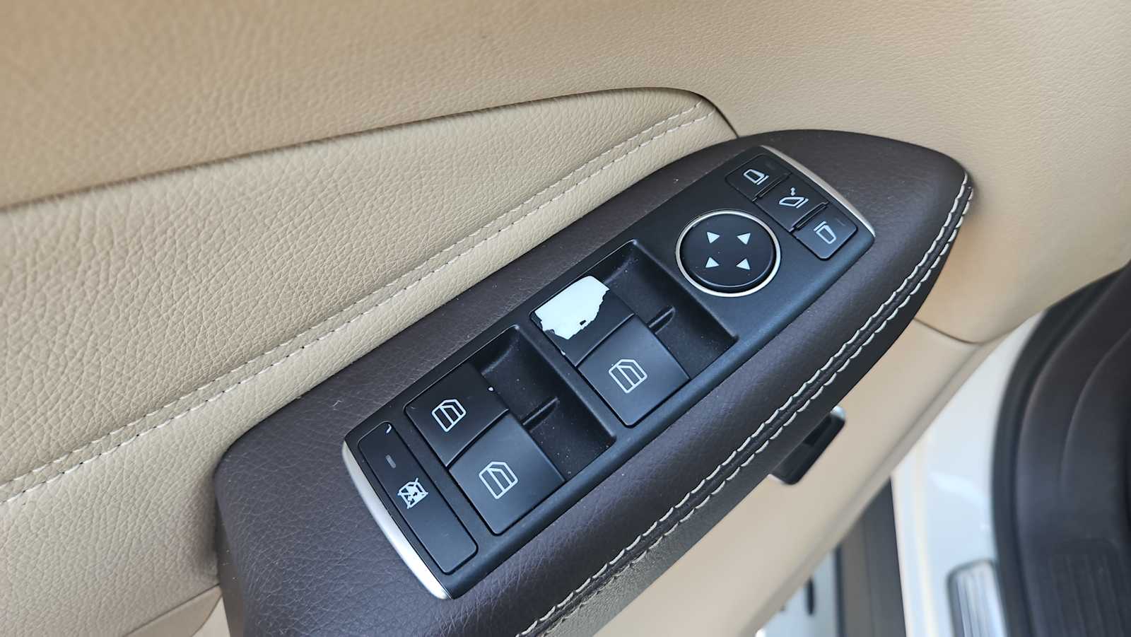 Thumbnail: 2016 Mercedes-Benz GLE - 15