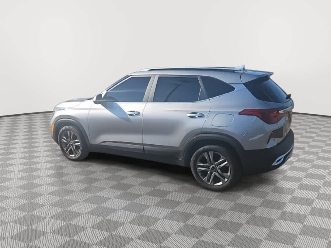 Thumbnail: 2022 Kia Seltos - 6