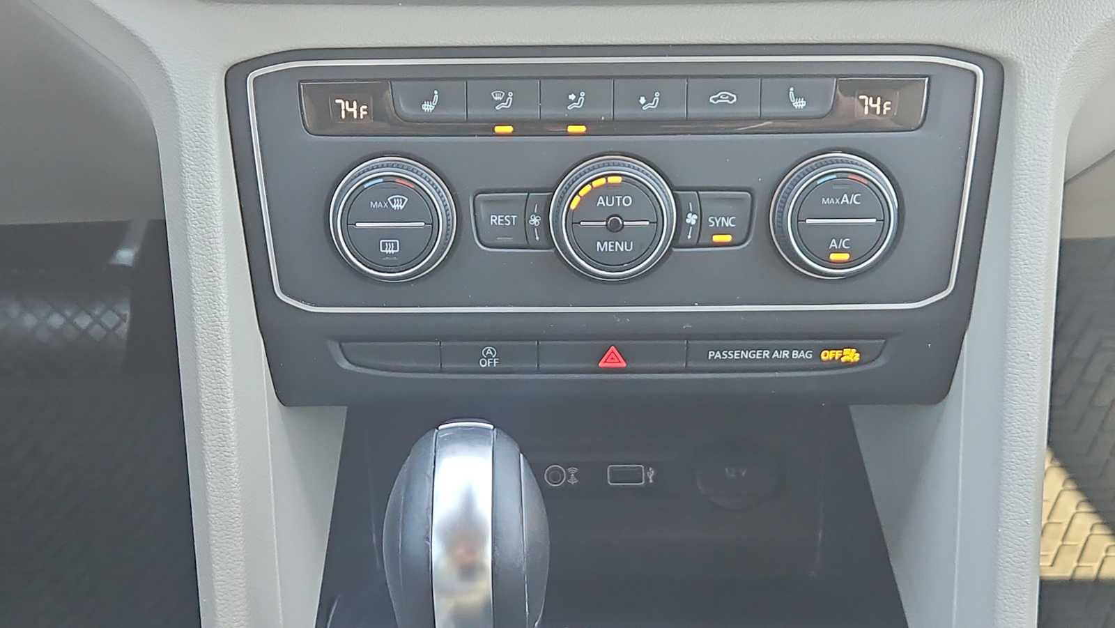 Thumbnail: 2019 Volkswagen Atlas - 16