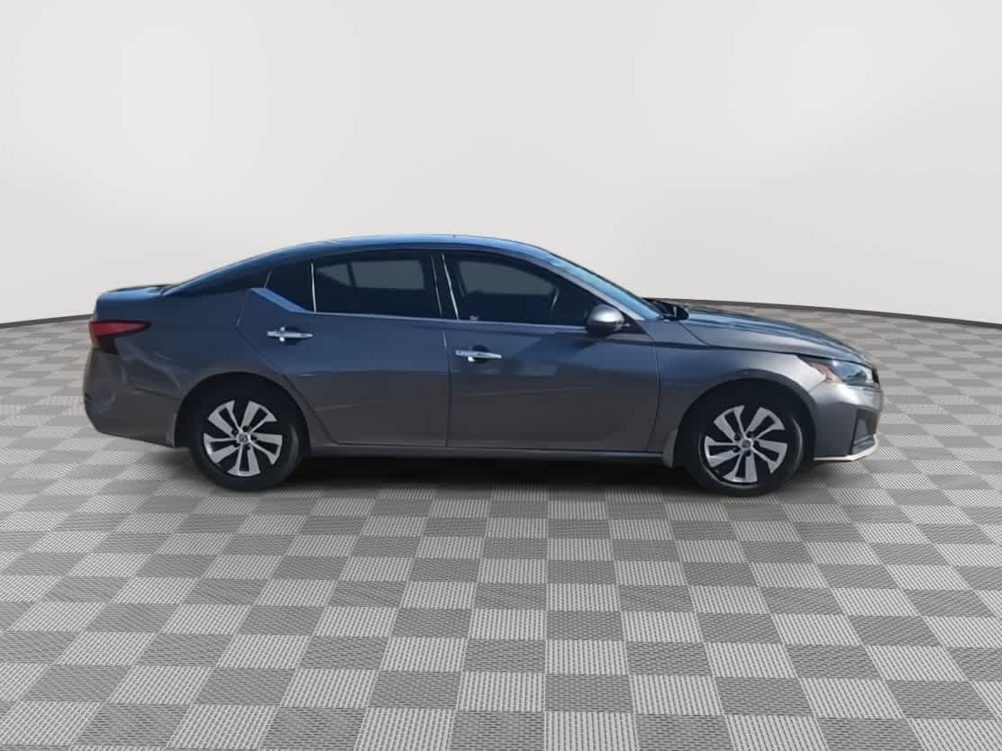Thumbnail: 2023 Nissan Altima - 9