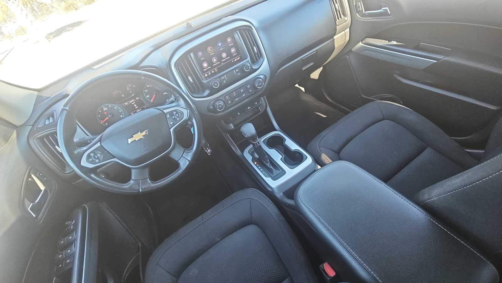 Thumbnail: 2022 Chevrolet Colorado - 23