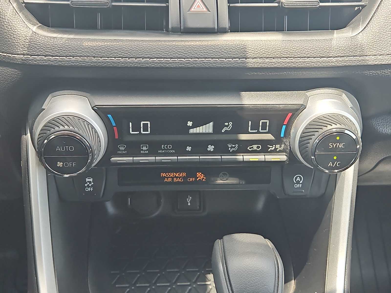Thumbnail: 2020 Toyota RAV4 - 17