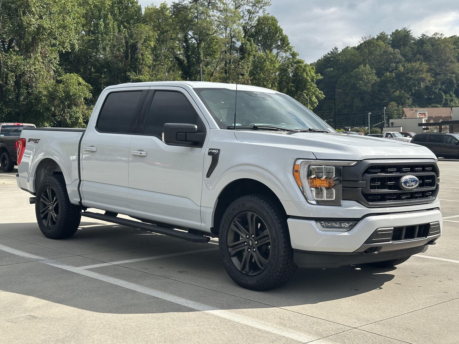2022 Ford F-150 XLT's photo
