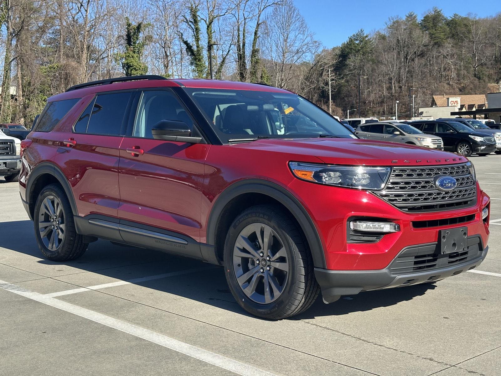 2023 Ford Explorer XLT's photo