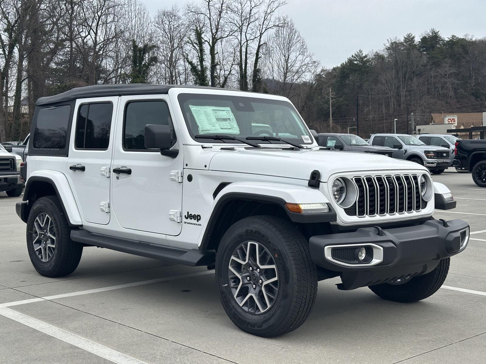 2025 Jeep Wrangler 4-Door Sahara's photo