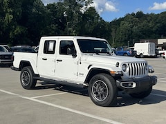 2023 Jeep Gladiator Overland Truck Crew Cab
