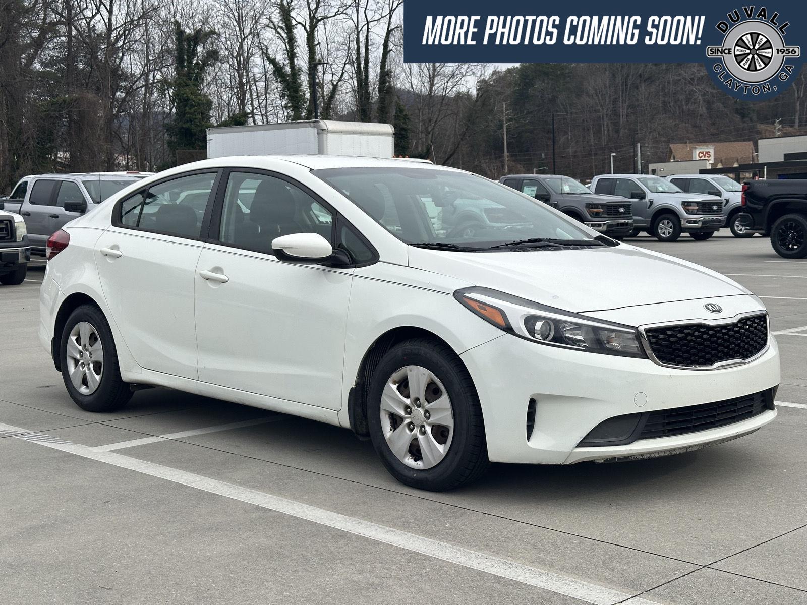 2017 Kia Forte LX's photo