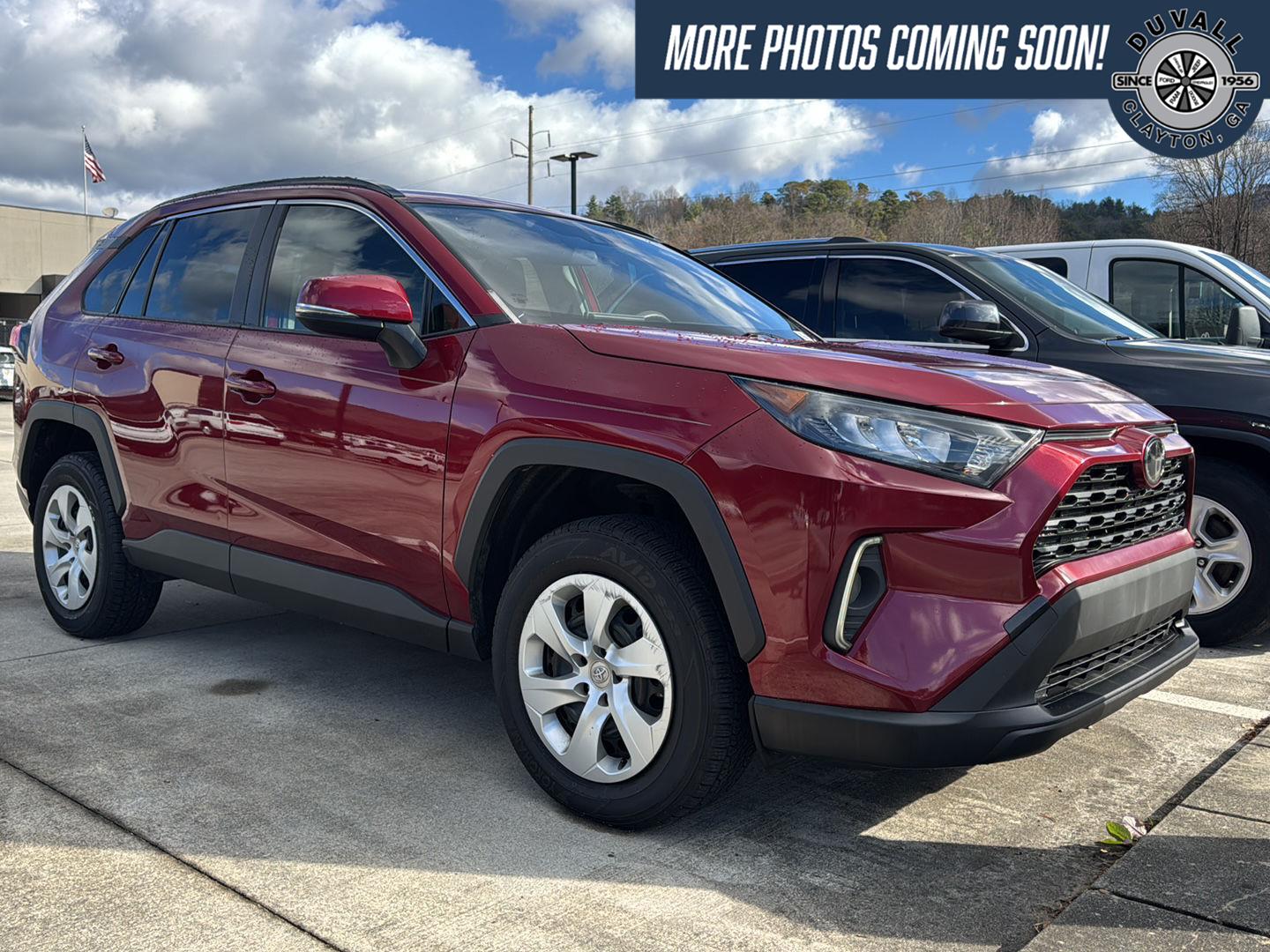 2020 Toyota RAV4 LE's photo
