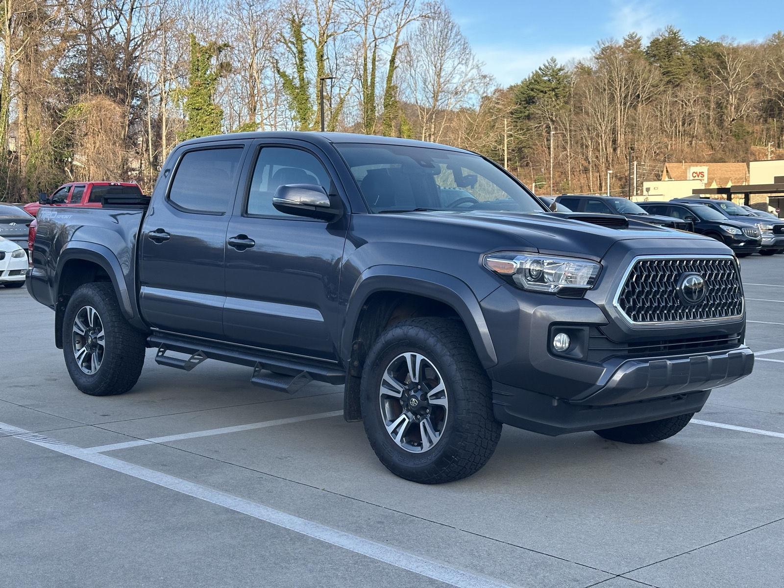 2018 Toyota Tacoma TRD Sport's photo