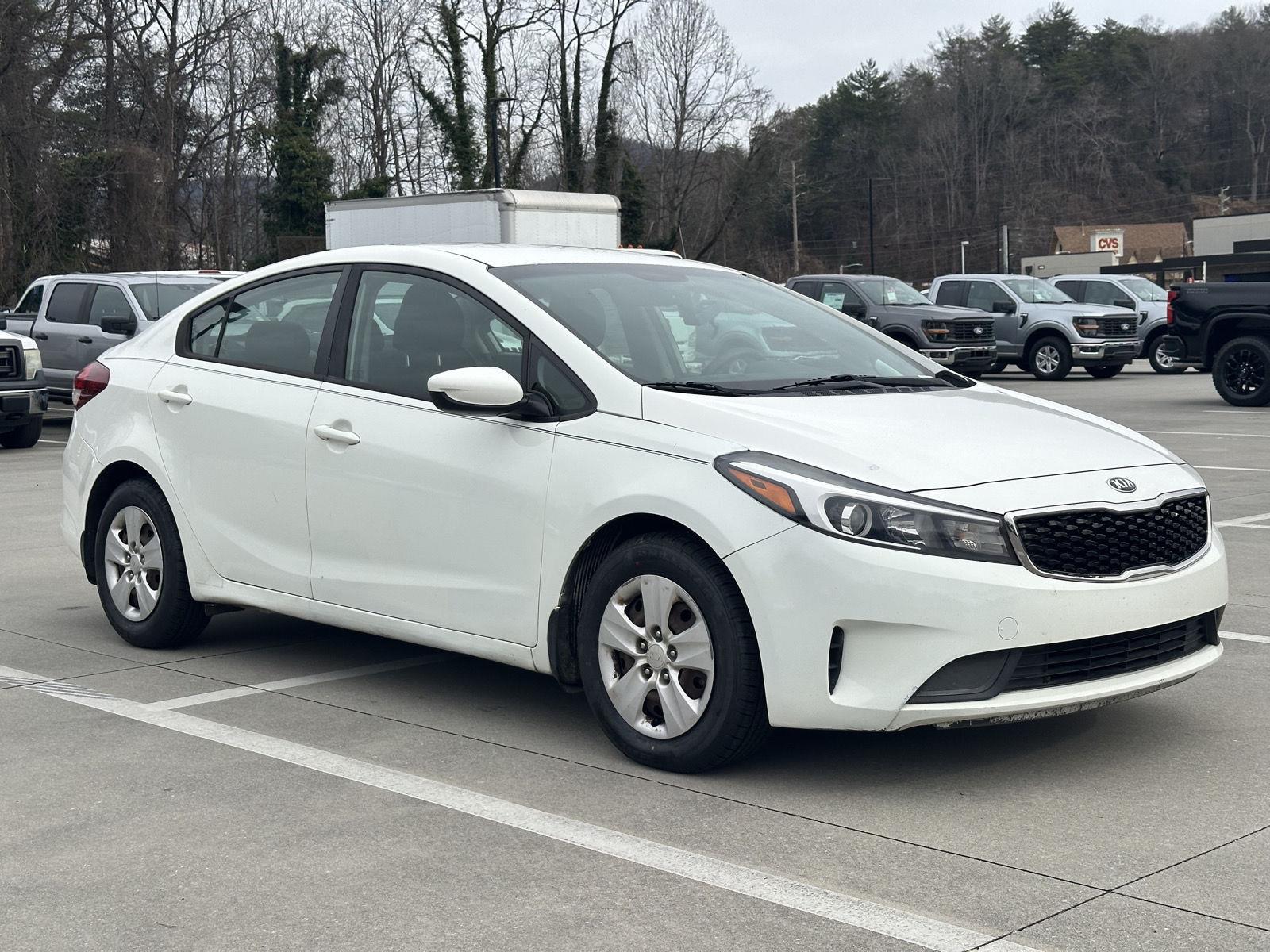 2017 Kia Forte LX's photo