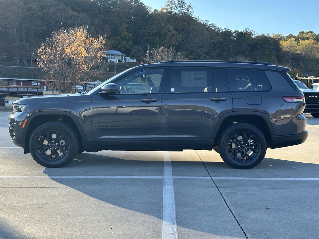New 2025 Jeep Grand Cherokee L Altitude X Sport Utility