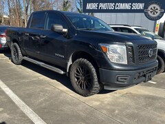 2017 Nissan Titan S Truck Crew Cab