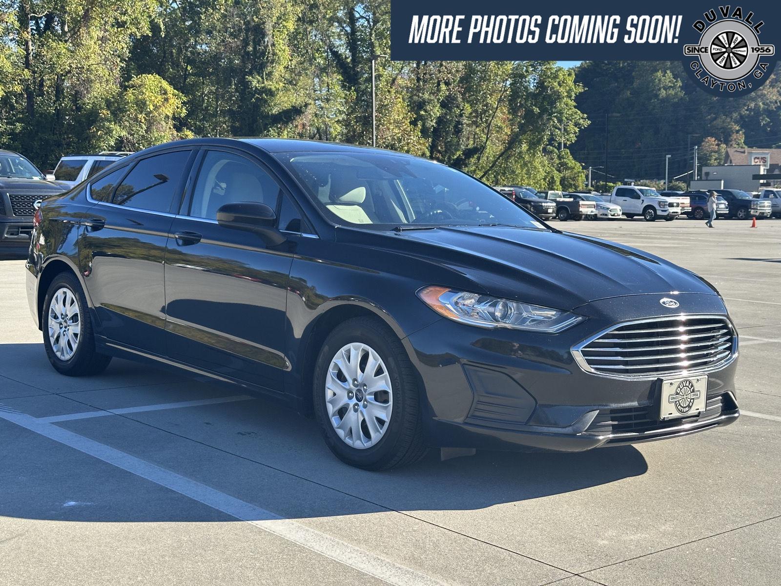 2019 Ford Fusion S's photo