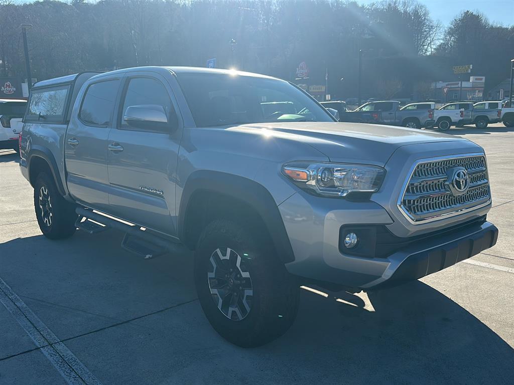 2017 Toyota Tacoma TRD Off Road's photo