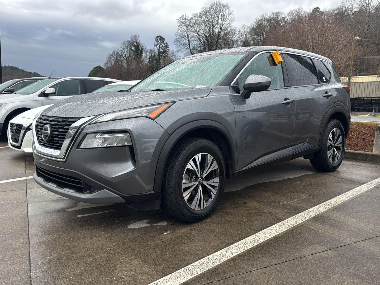 2021 Nissan Rogue SV's photo