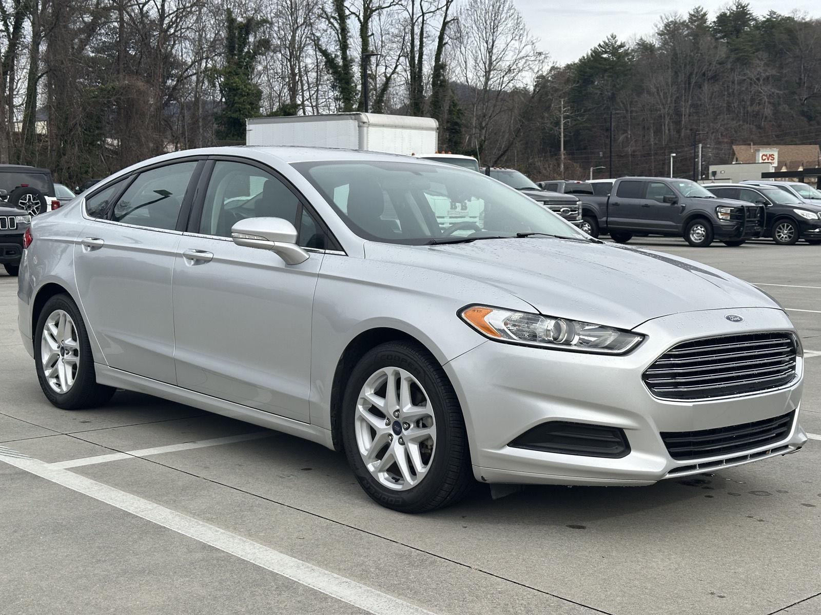 2014 Ford Fusion SE's photo