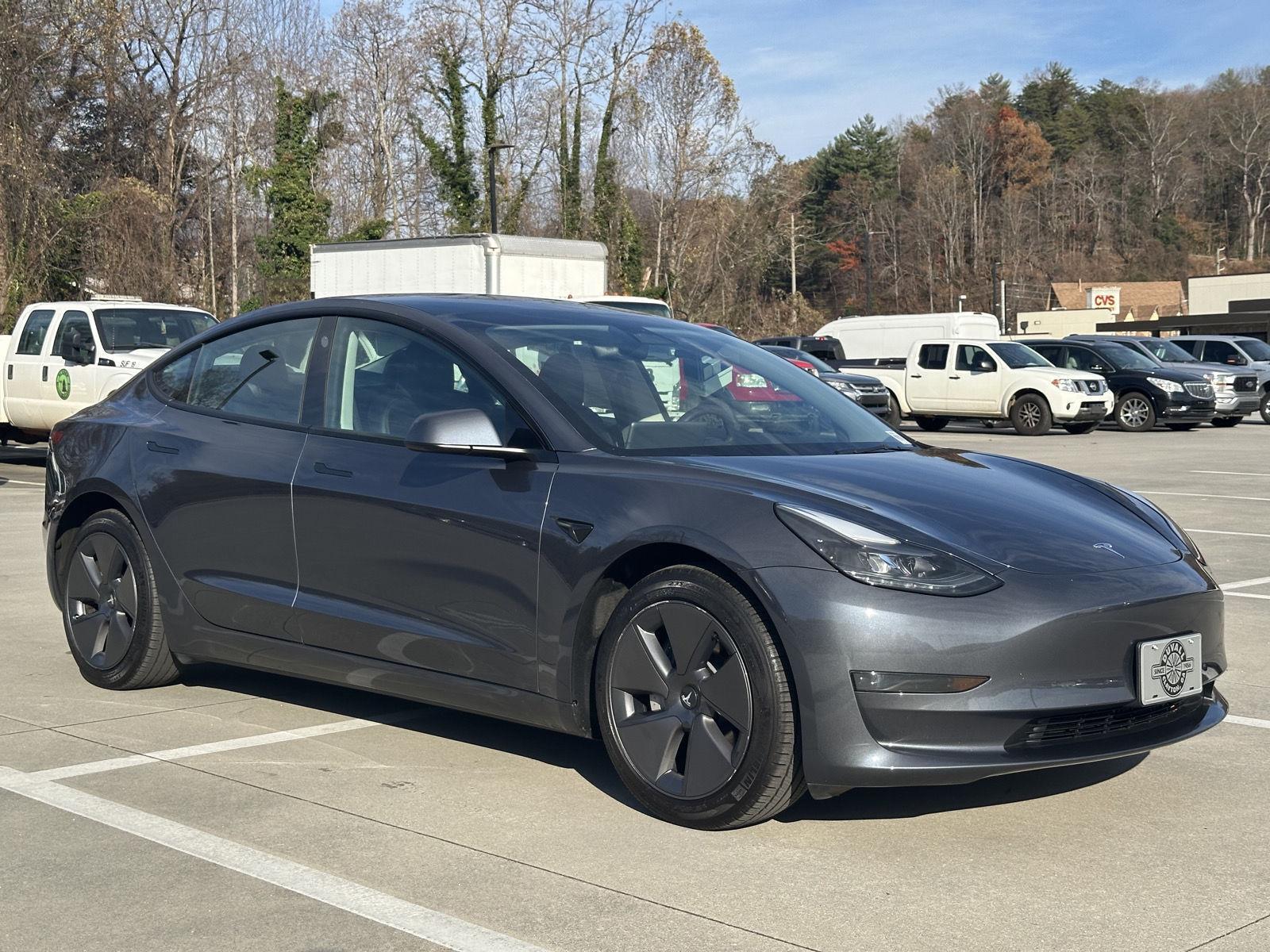 2023 Tesla Model 3 Base's photo