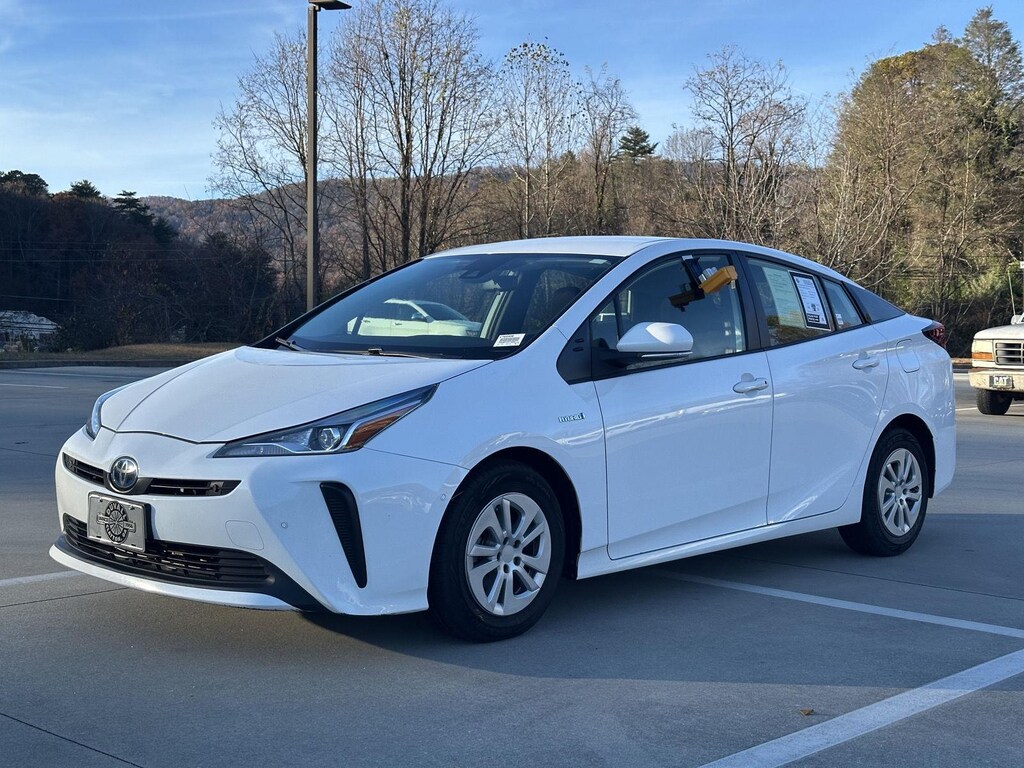 Used 2022 Toyota Prius LE Hatchback