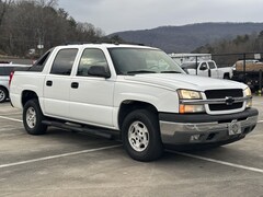 2005 Chevrolet Avalanche 1500 LS Truck Crew Cab