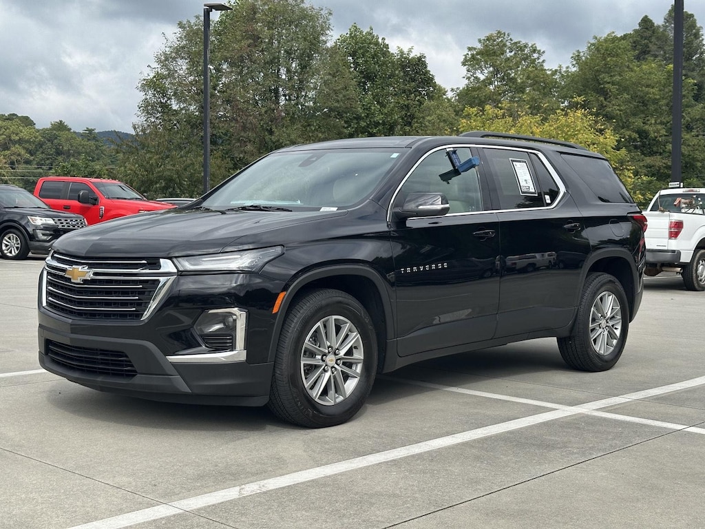 Used 2023 Chevrolet Traverse LT Cloth w/1LT SUV