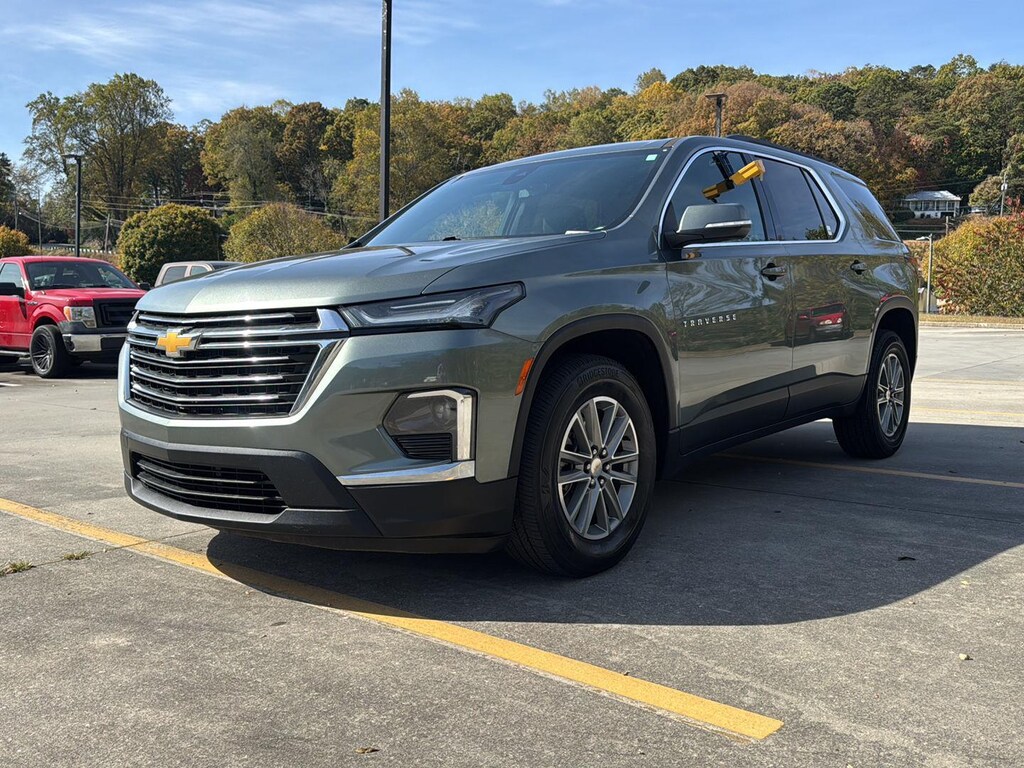Used 2022 Chevrolet Traverse LT Cloth SUV
