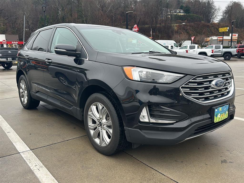 2023 Ford Edge Titanium's photo