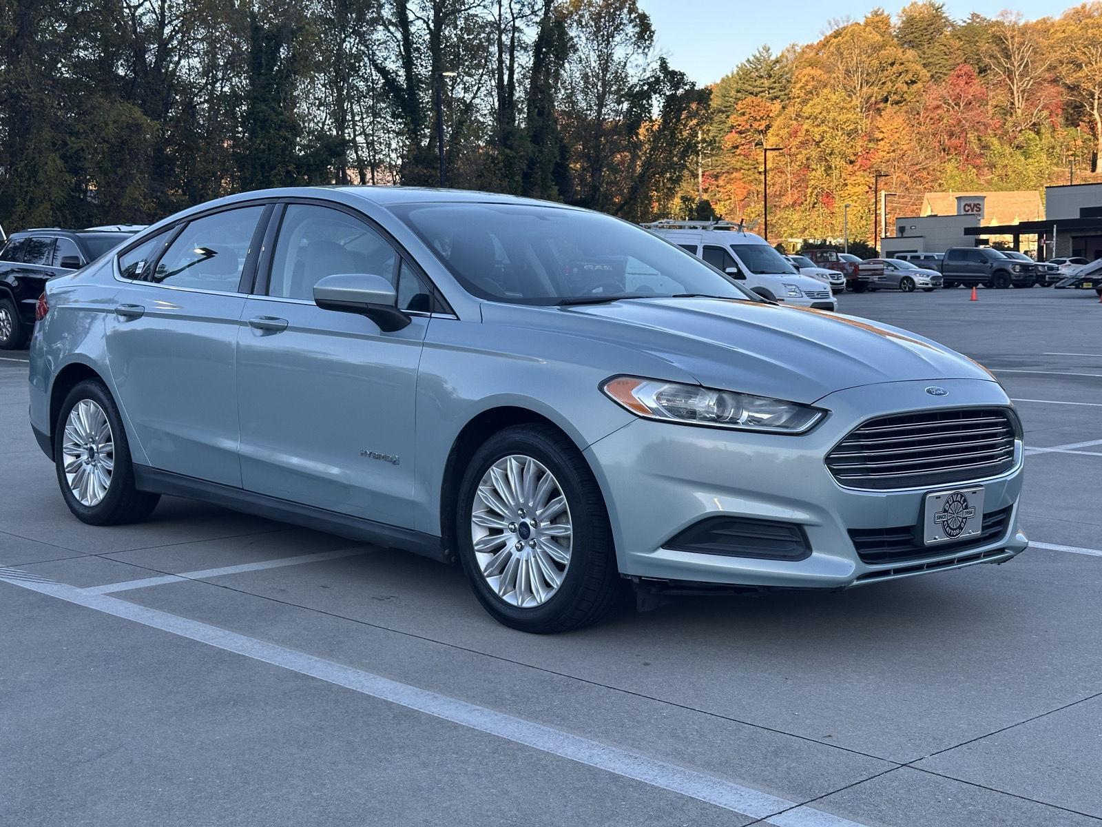 2014 Ford Fusion S Hybrid's photo