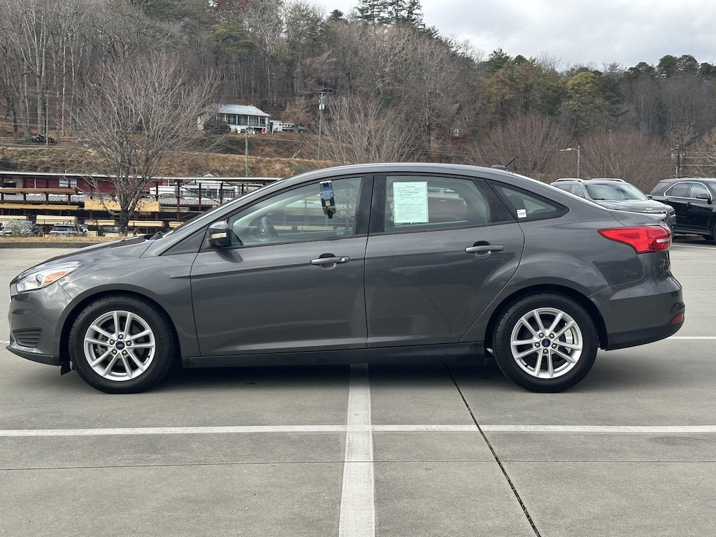 Used 2017 Ford Focus SE Sedan
