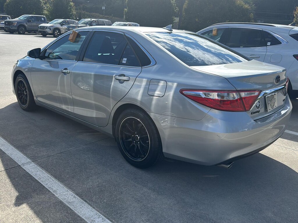 Used 2016 Toyota Camry XLE Sedan