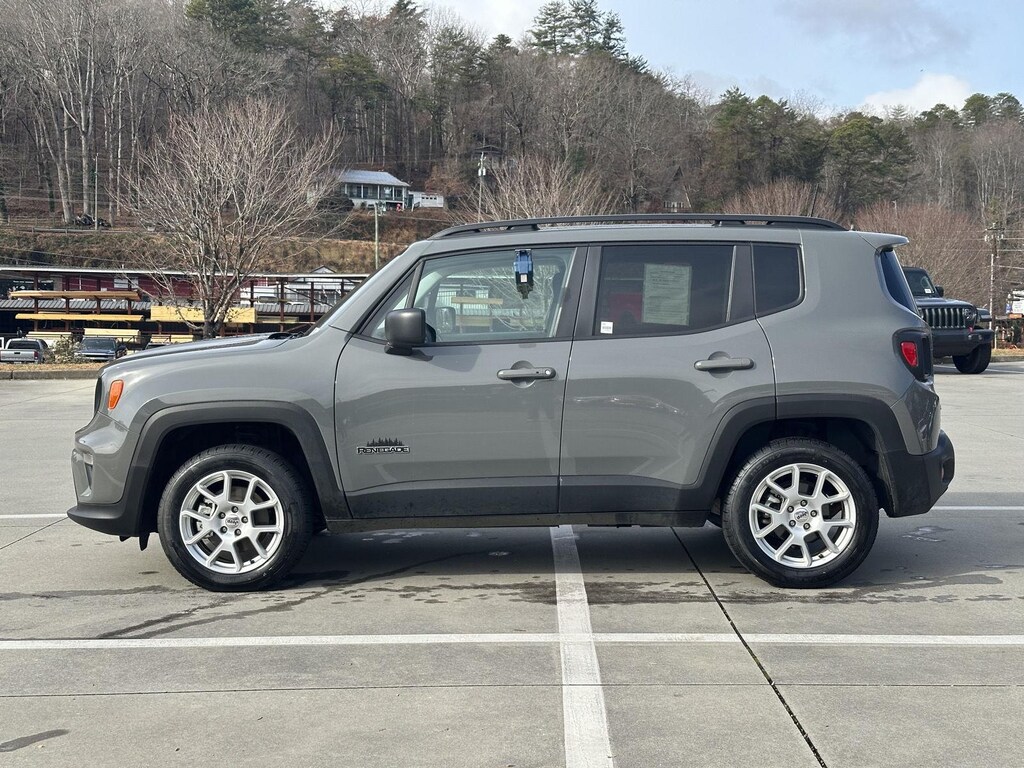 Used 2022 Jeep Renegade Latitude SUV