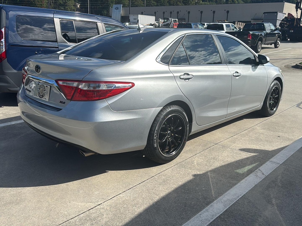 Used 2016 Toyota Camry XLE Sedan