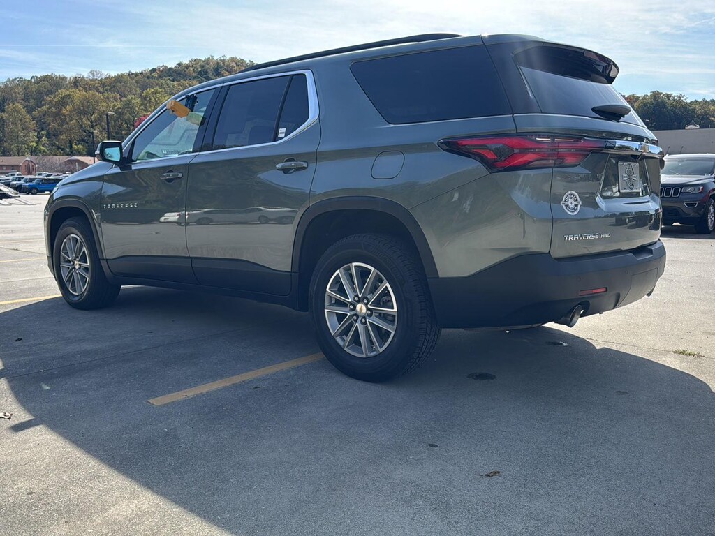 Used 2022 Chevrolet Traverse LT Cloth SUV