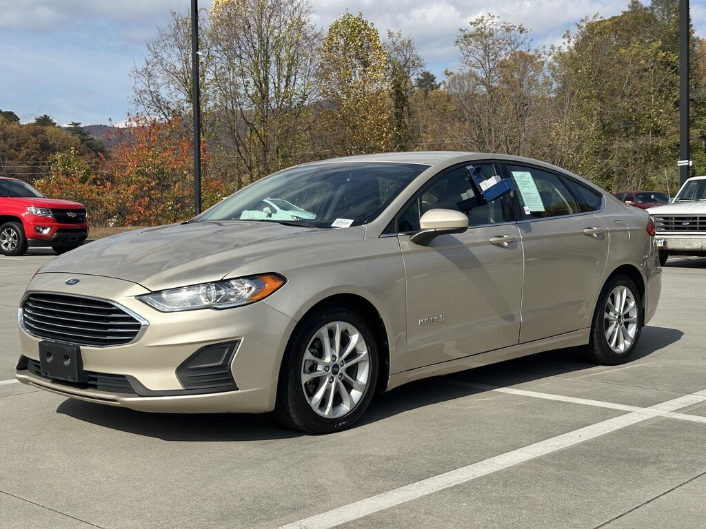 Used 2019 Ford Fusion Hybrid SE Sedan