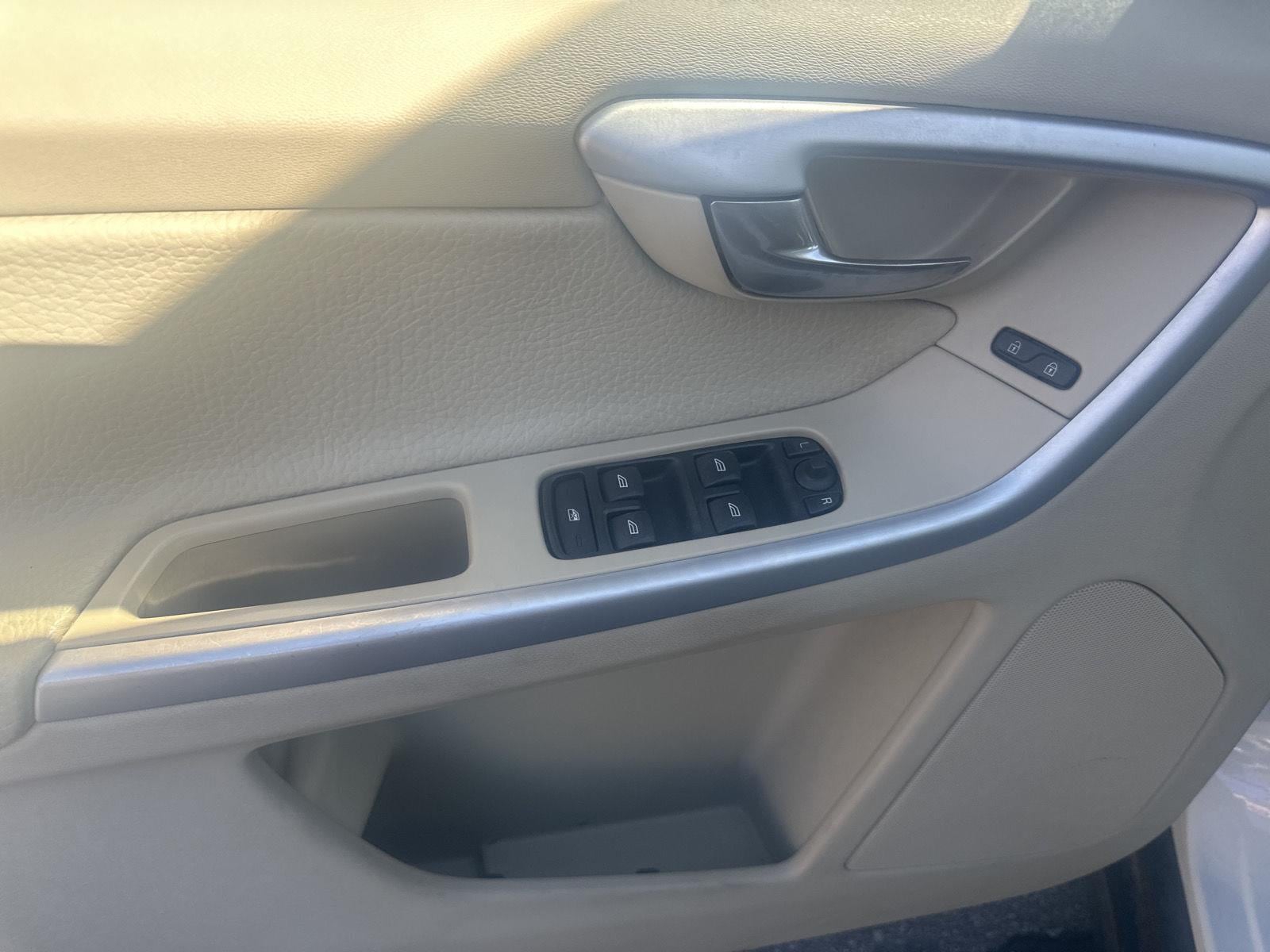 2011 Volvo XC60 3.2 - Photo 17