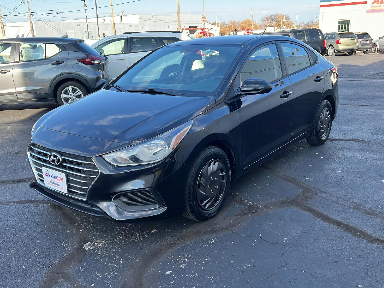 2020 Hyundai Accent SE photo 3