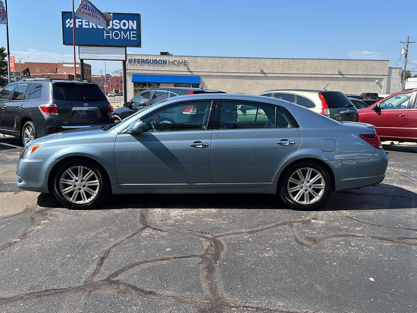 2010 Toyota Avalon Limited photo 4