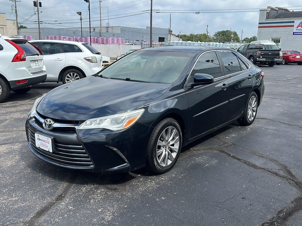 Used 2017 Toyota Camry XLE V6 Sedan