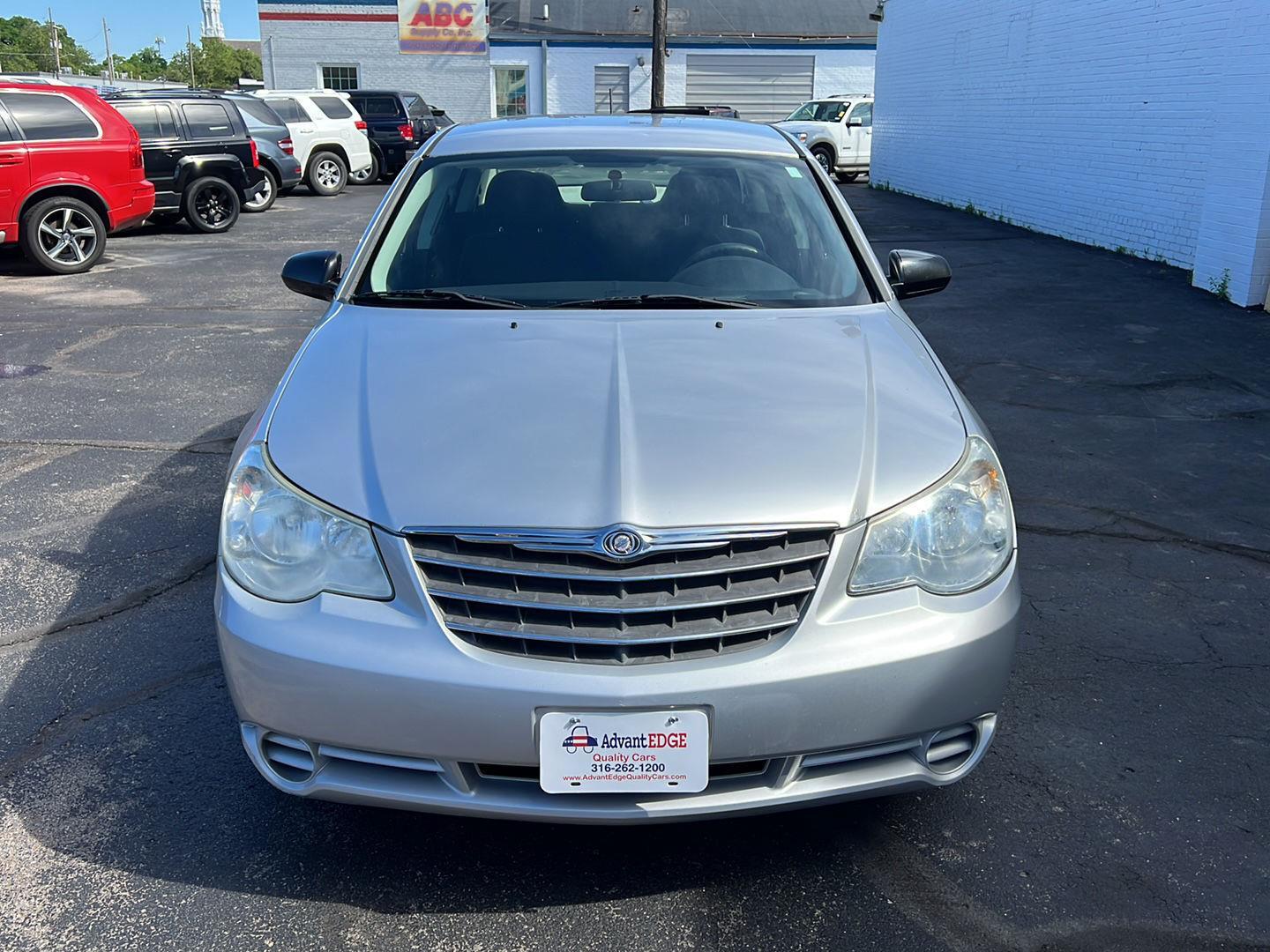 2010 Chrysler Sebring Touring photo 2