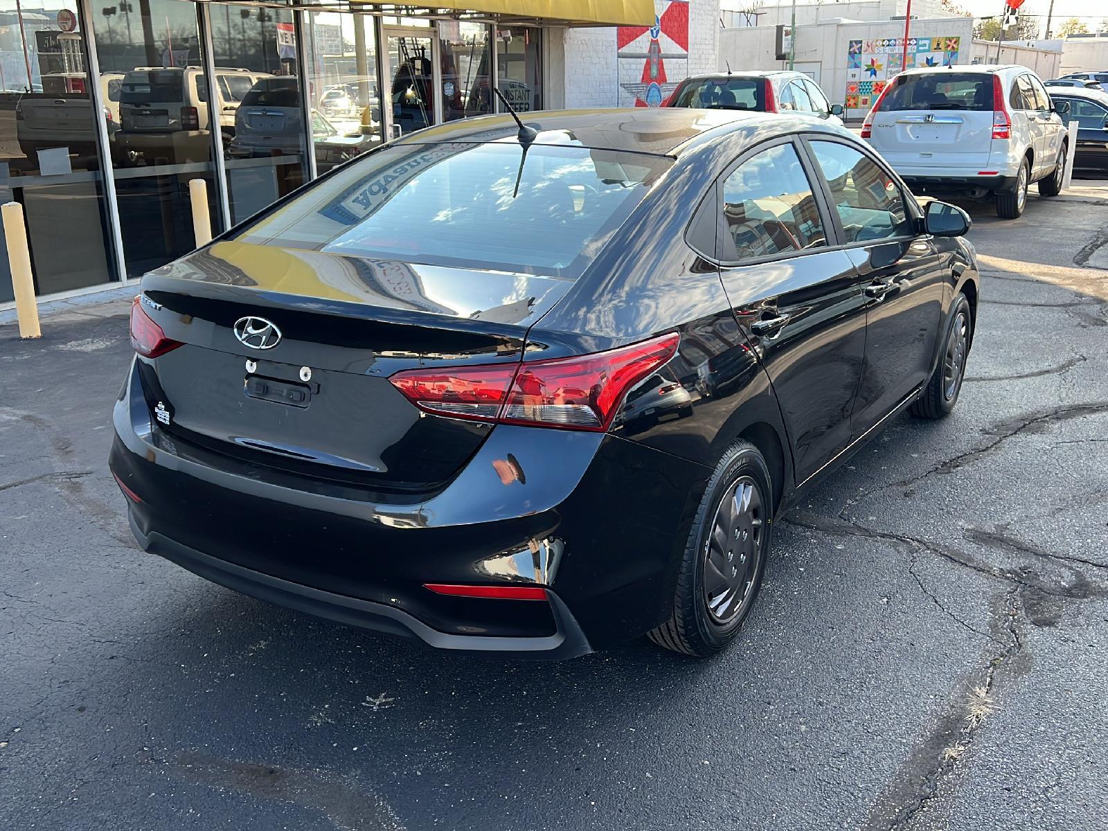 2020 Hyundai Accent SE photo 4