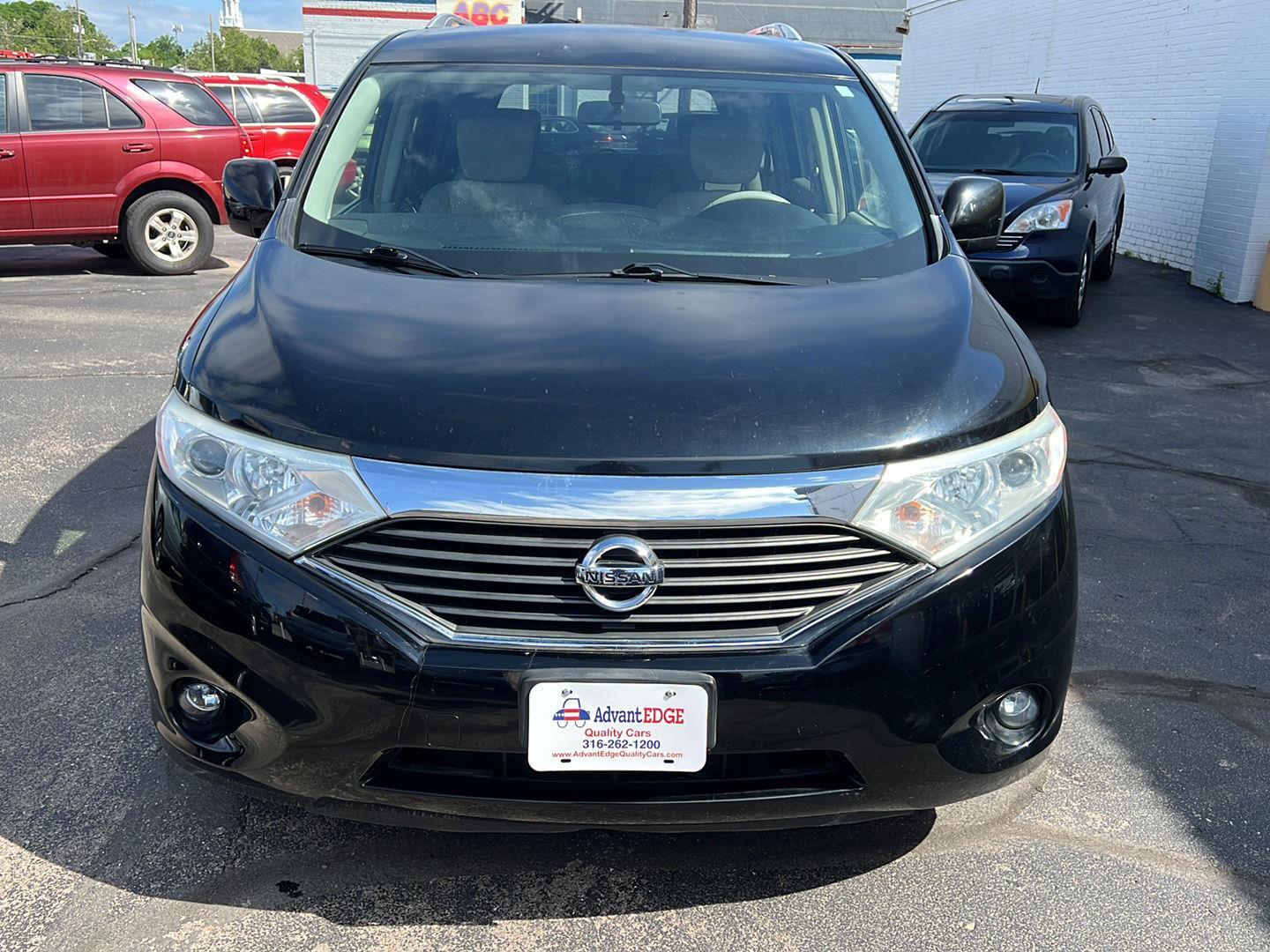 2016 Nissan Quest SV photo 2