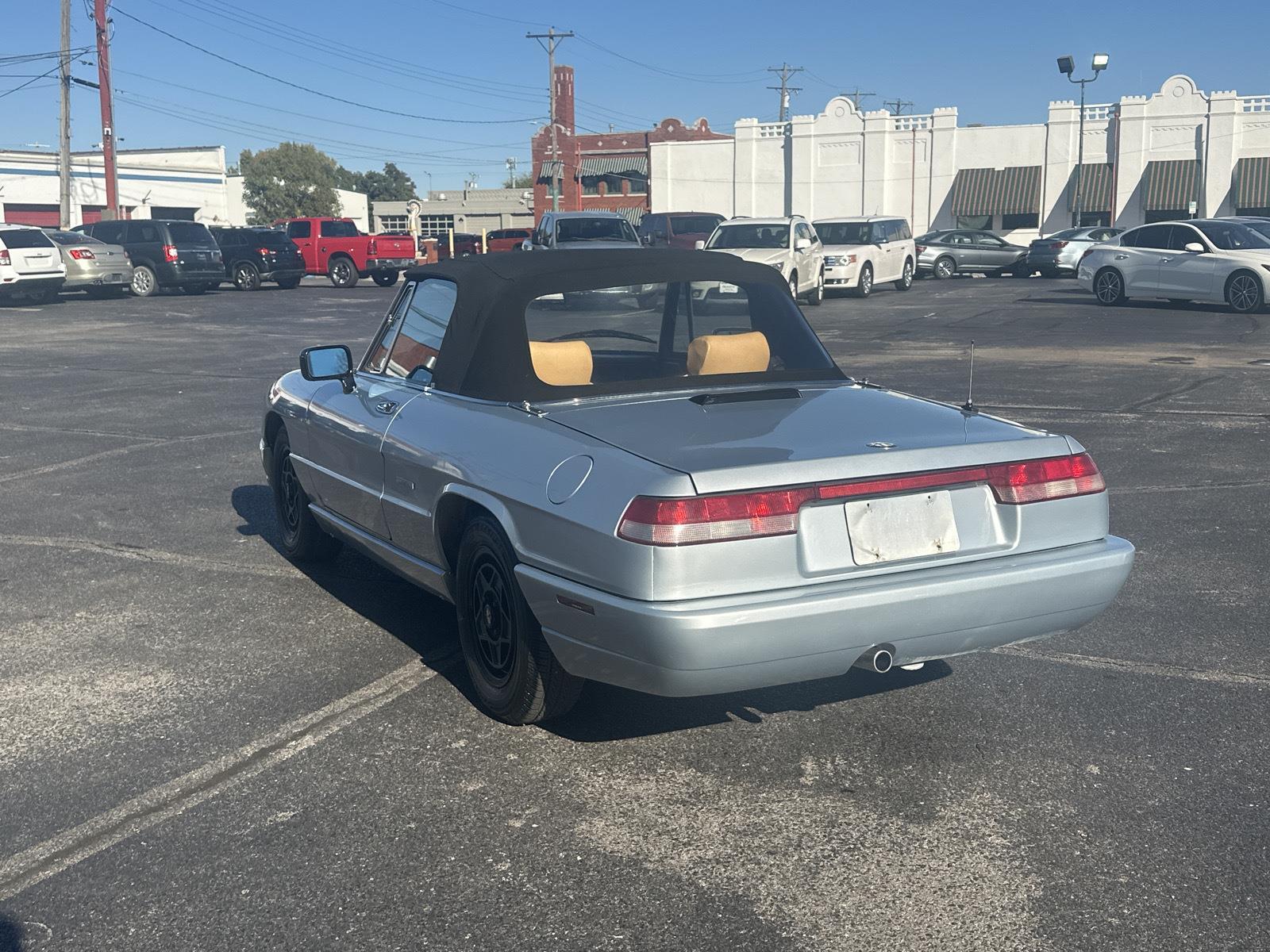 1991 Alfa Romeo Spider photo 3