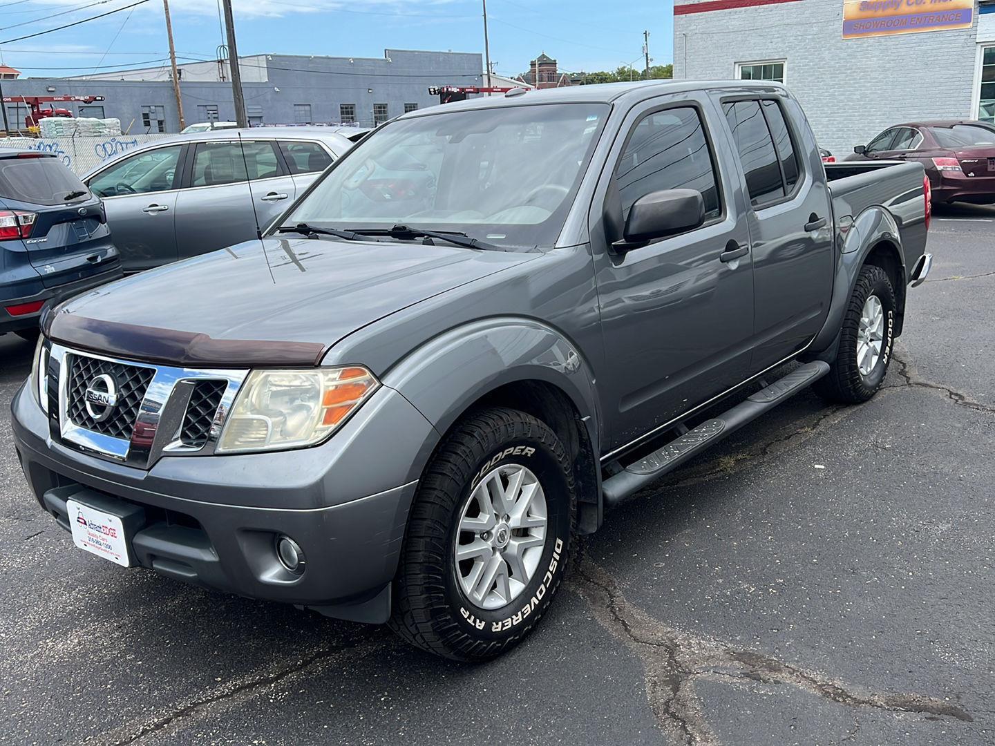 2016 Nissan Frontier SV photo 3