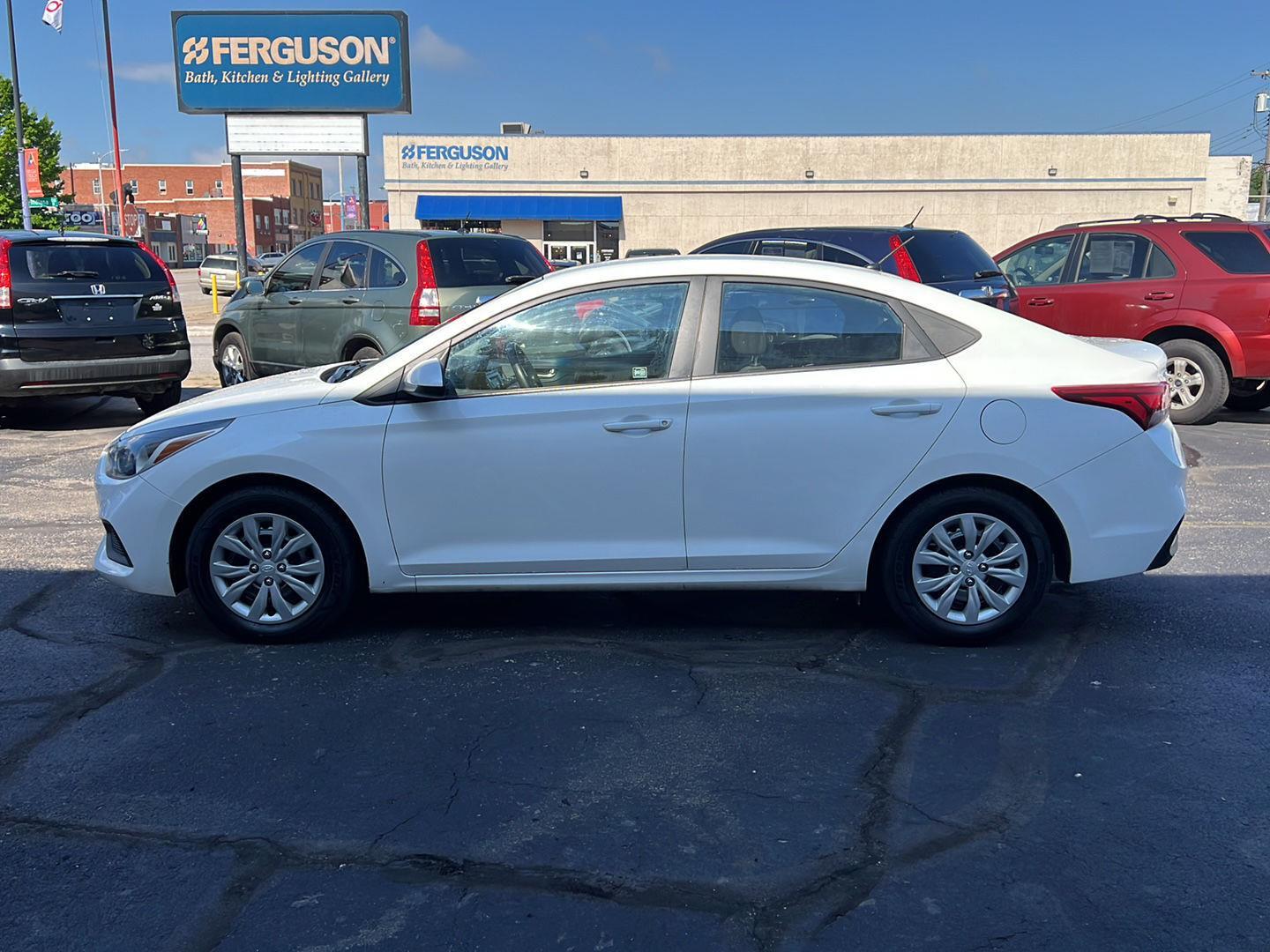 2020 Hyundai Accent SE photo 4