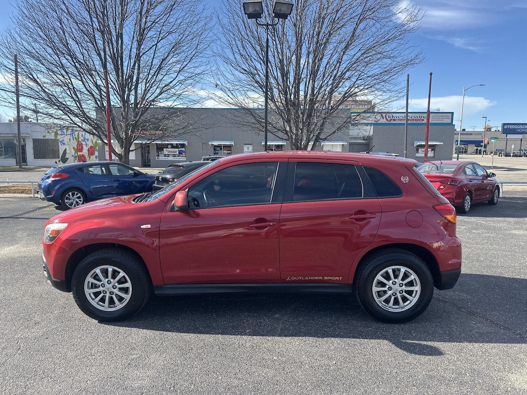 Used 2011 Mitsubishi Outlander Sport ES SUV