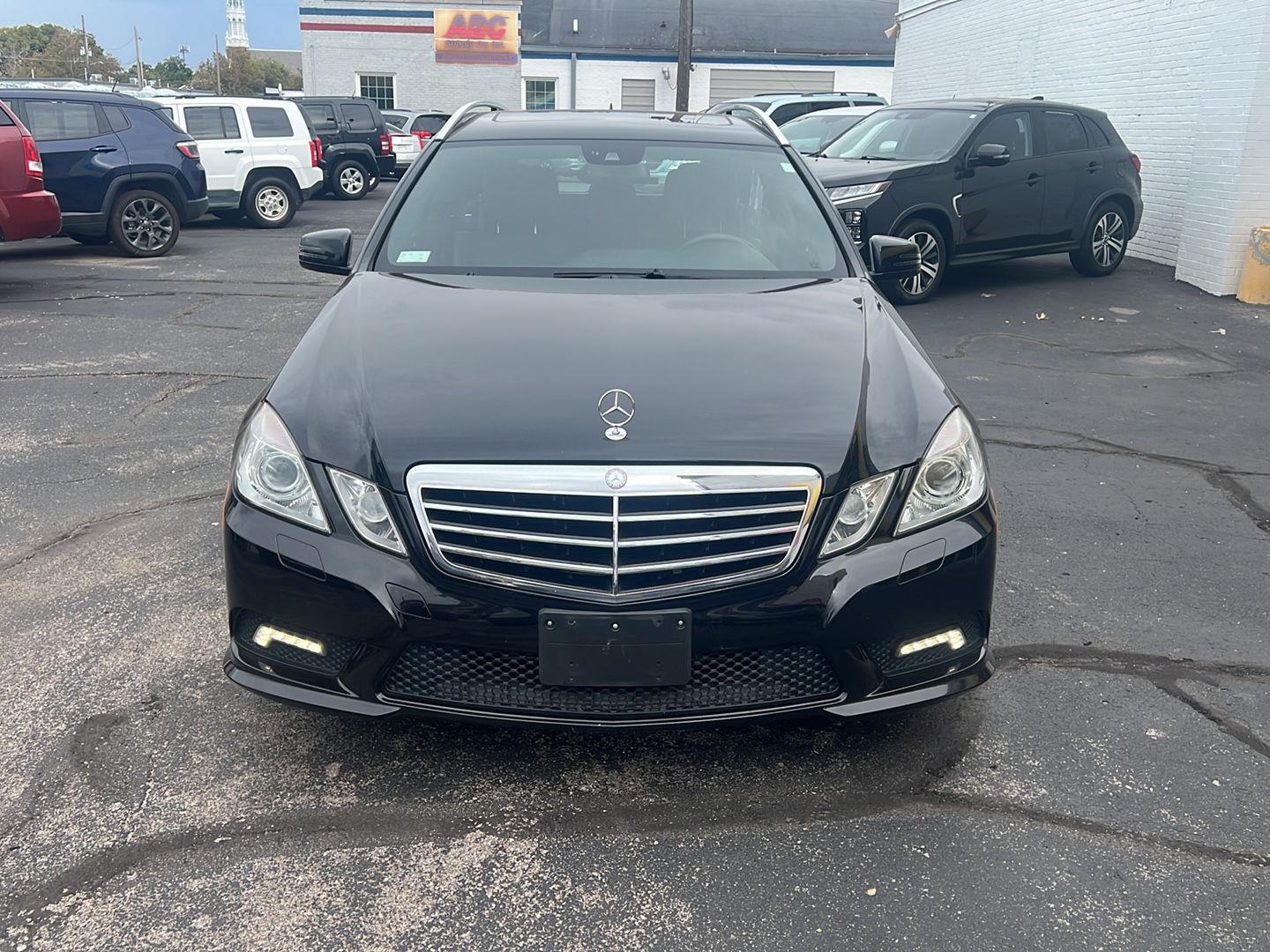 2011 Mercedes Benz E 350 Sport photo 2