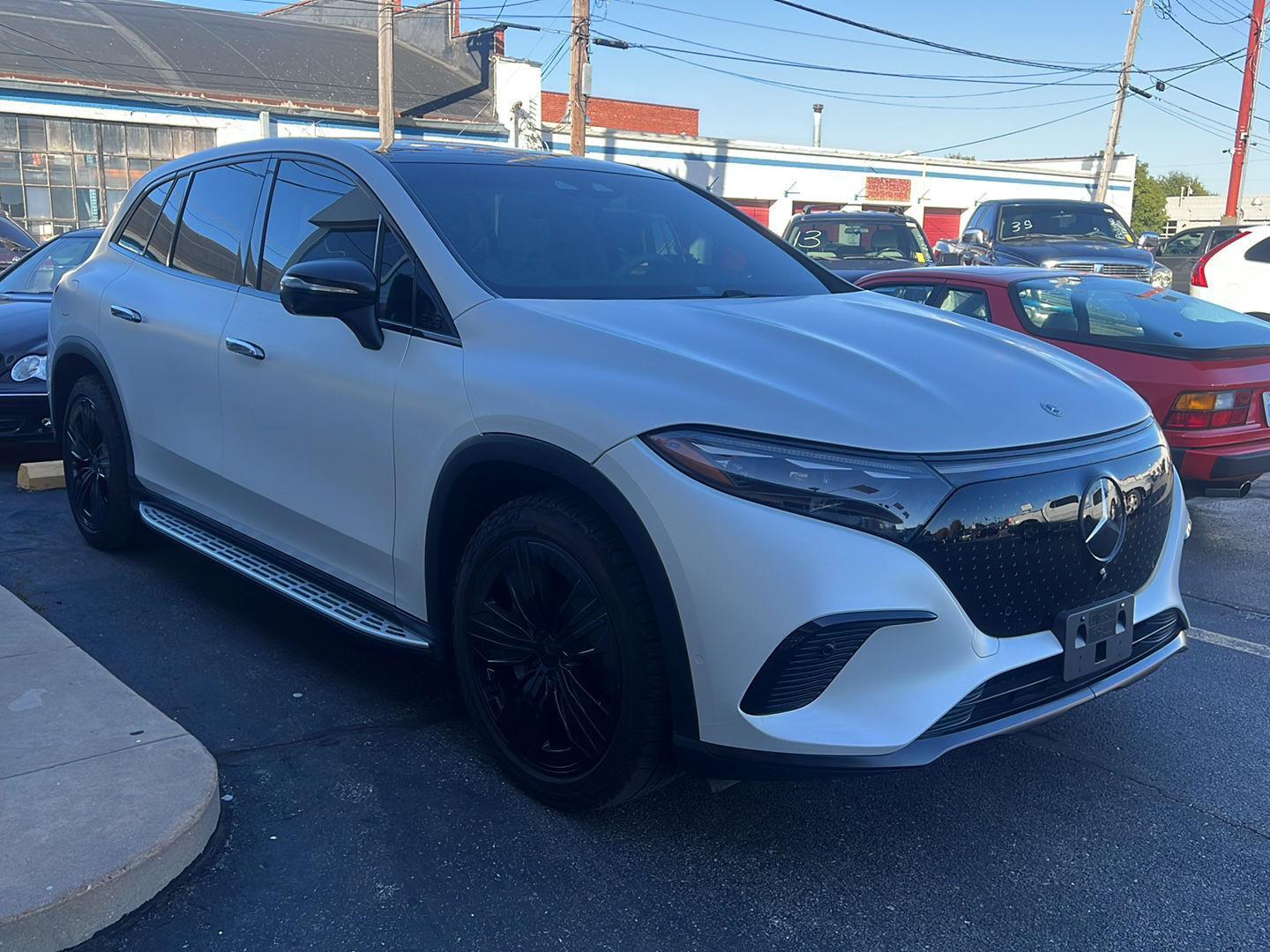 2024 Mercedes Benz EQS-Class SUV photo 3