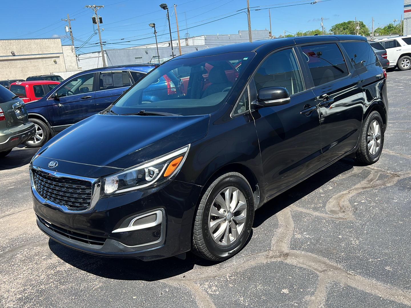 2019 Kia Sedona LX photo 3