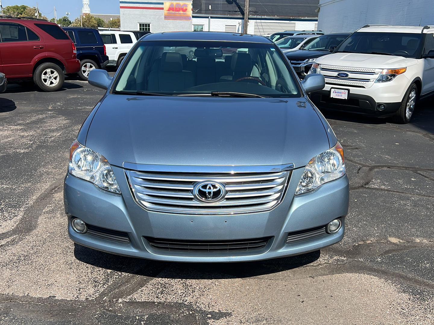 2010 Toyota Avalon Limited photo 2