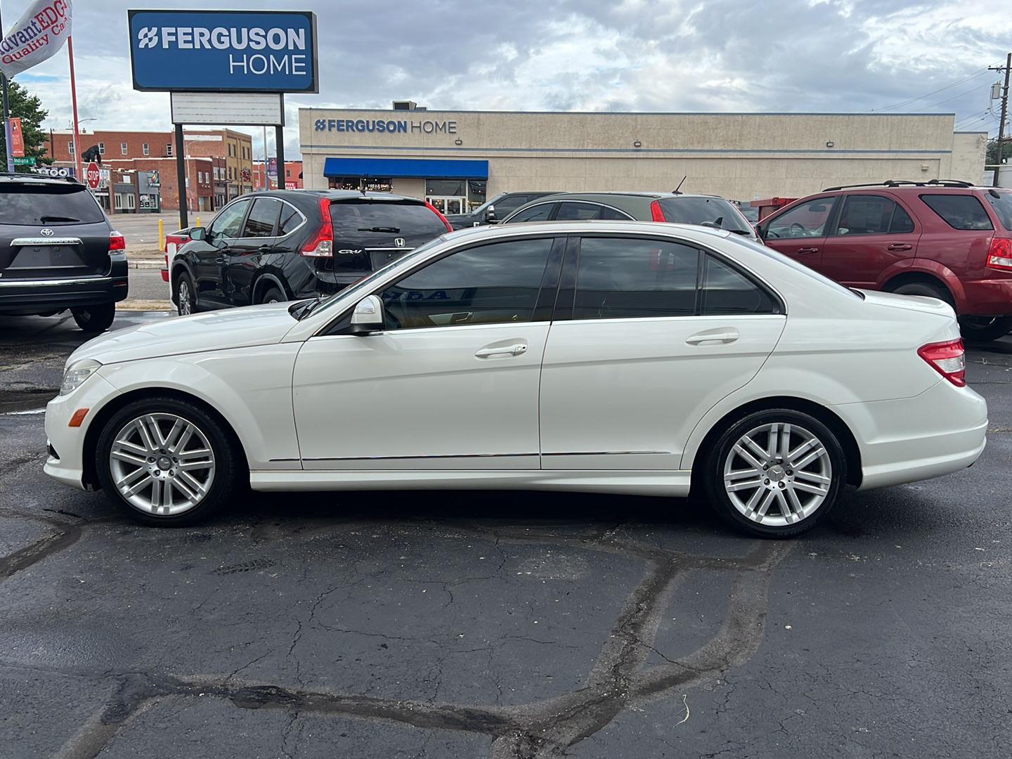 2008 Mercedes Benz C Luxury photo 4